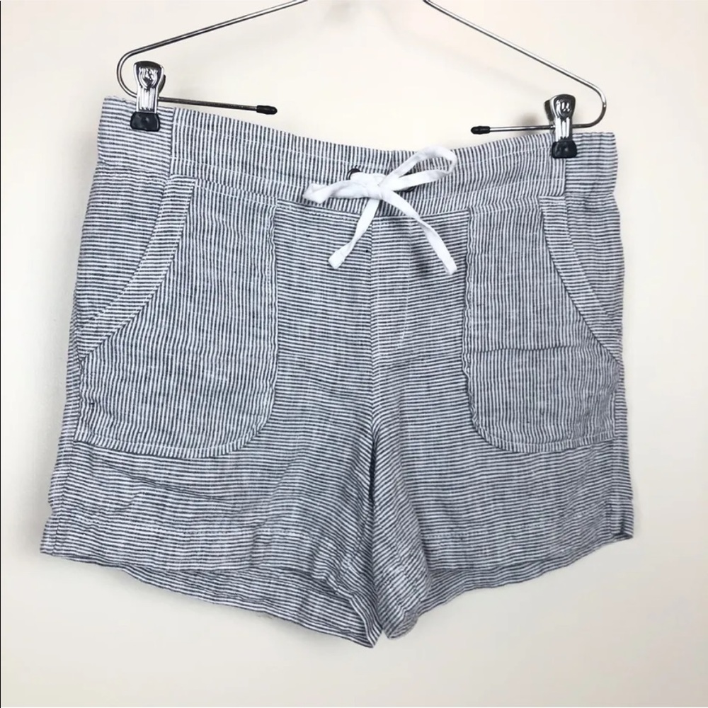 Athleta Linen Shorts / Striped  Gray & White
100% Linen